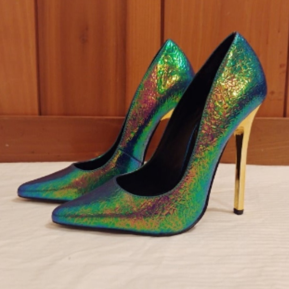 Privileged shoes size 11